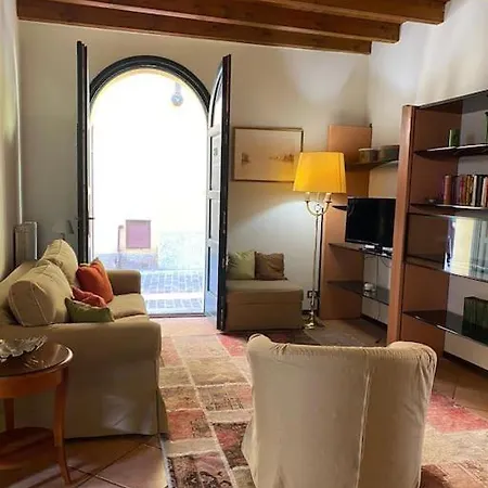 La Casa Nel Borgo * אנג'רה